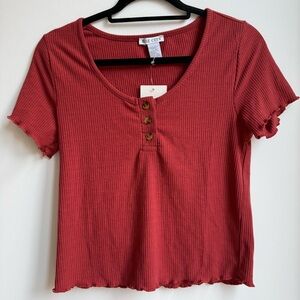 Rue City Women's Buttoned Ribbed Tee in Red